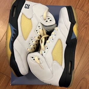 Jordan Retro 5 Sneakers White Black Yellow Blue